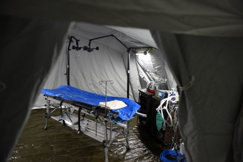 Feldlazarett der christlichen NGO Samaritan 's Purse in einer Tiefgarage des Einkaufszentrums Nahe der Stadt Lviv.